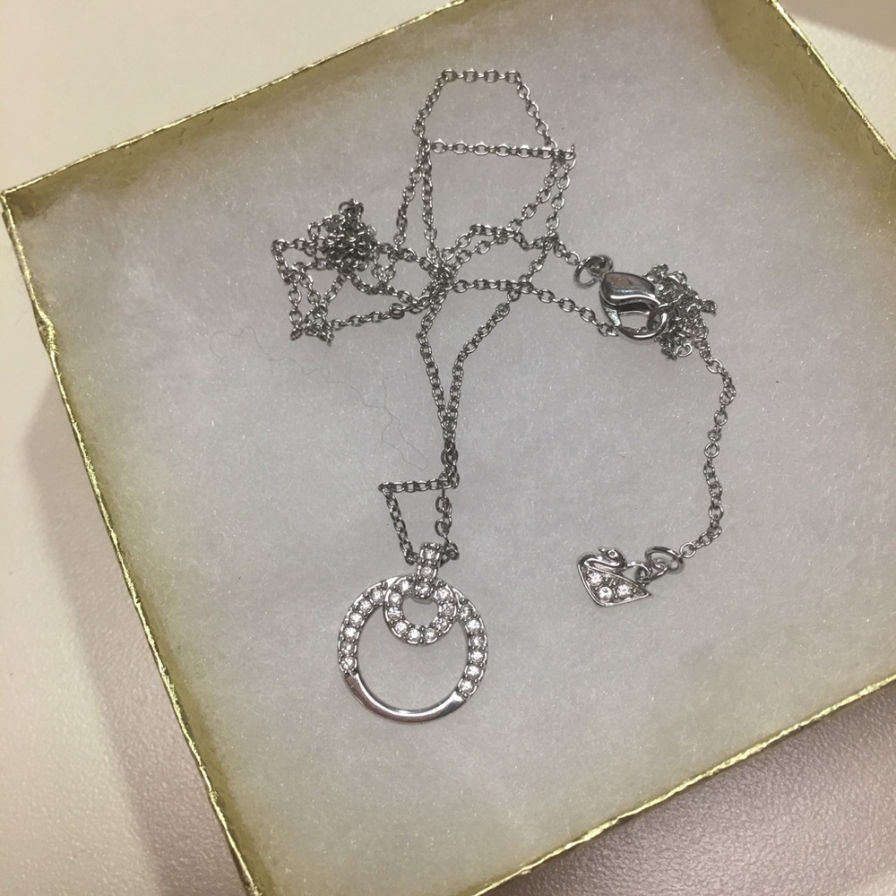 Minimalist Swarovski necklace